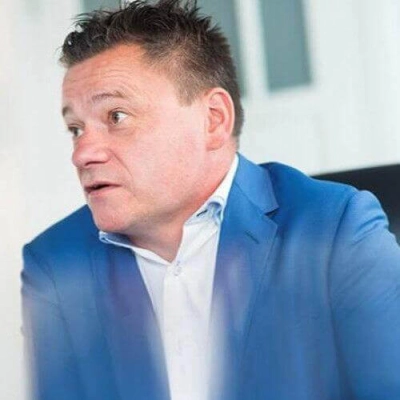 Ad van de Mierden Ad van de Mierden Van de Mierden-Yield BV